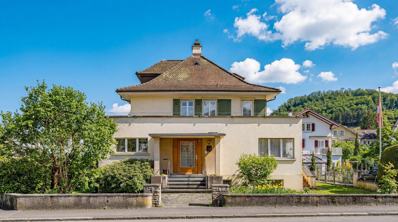 Stadtvilla mit Garten — Sissach