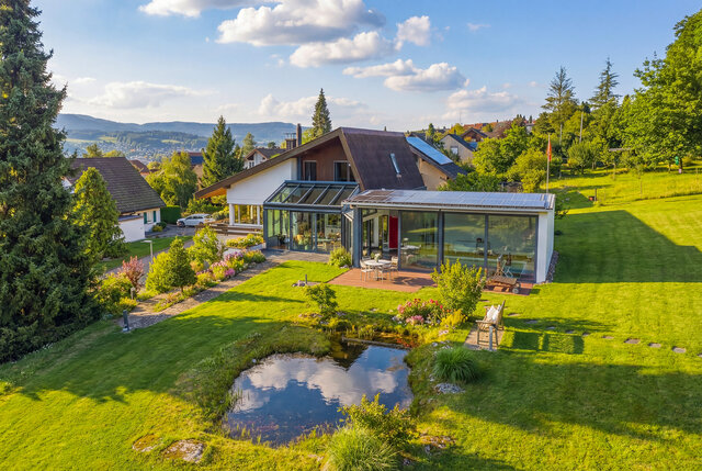Einfamilienhaus mit Gartenanlage